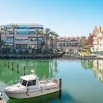 Polo Royale Waterfront Luxury - 3 Terraces And Pool アパート