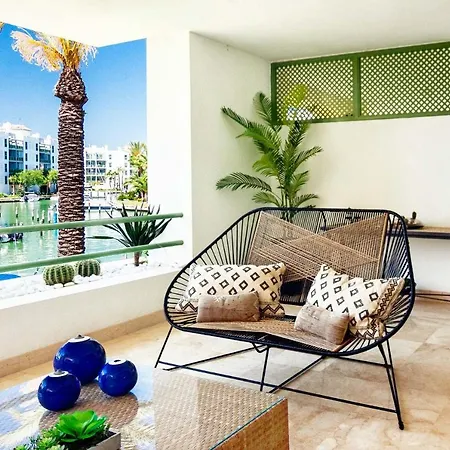 Polo Royale Waterfront Luxury - 3 Terraces And Pool شقة سوتوغراندِ